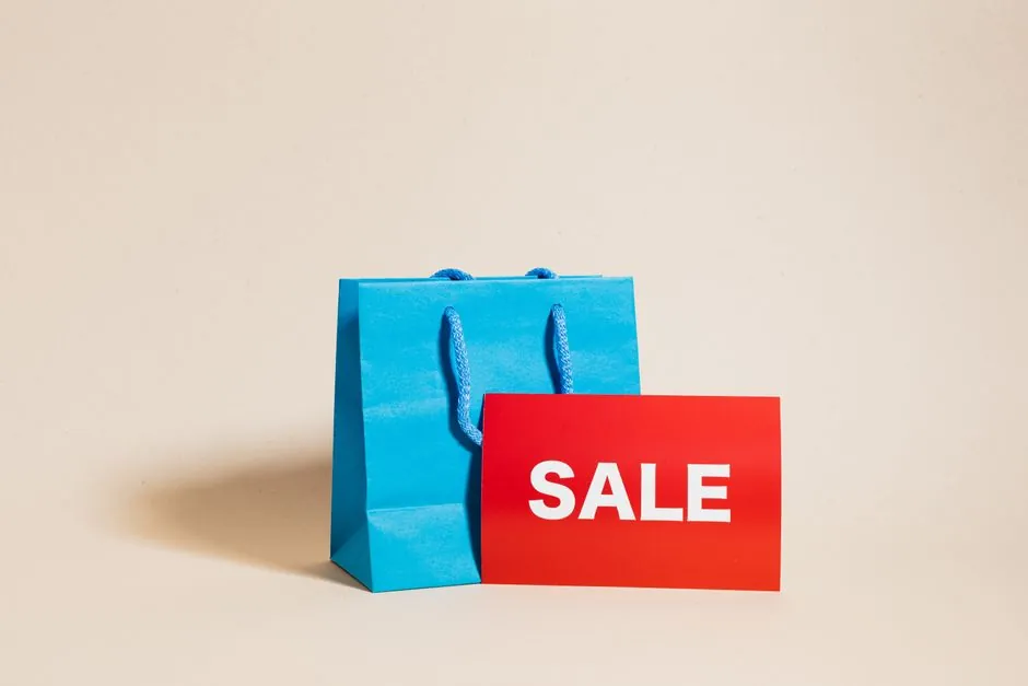 Cyber Monday su WhatsApp: campagne per negozi e e-commerce